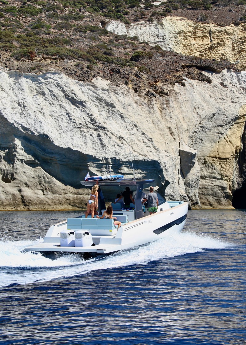 MilosBlu Luxury Cruises