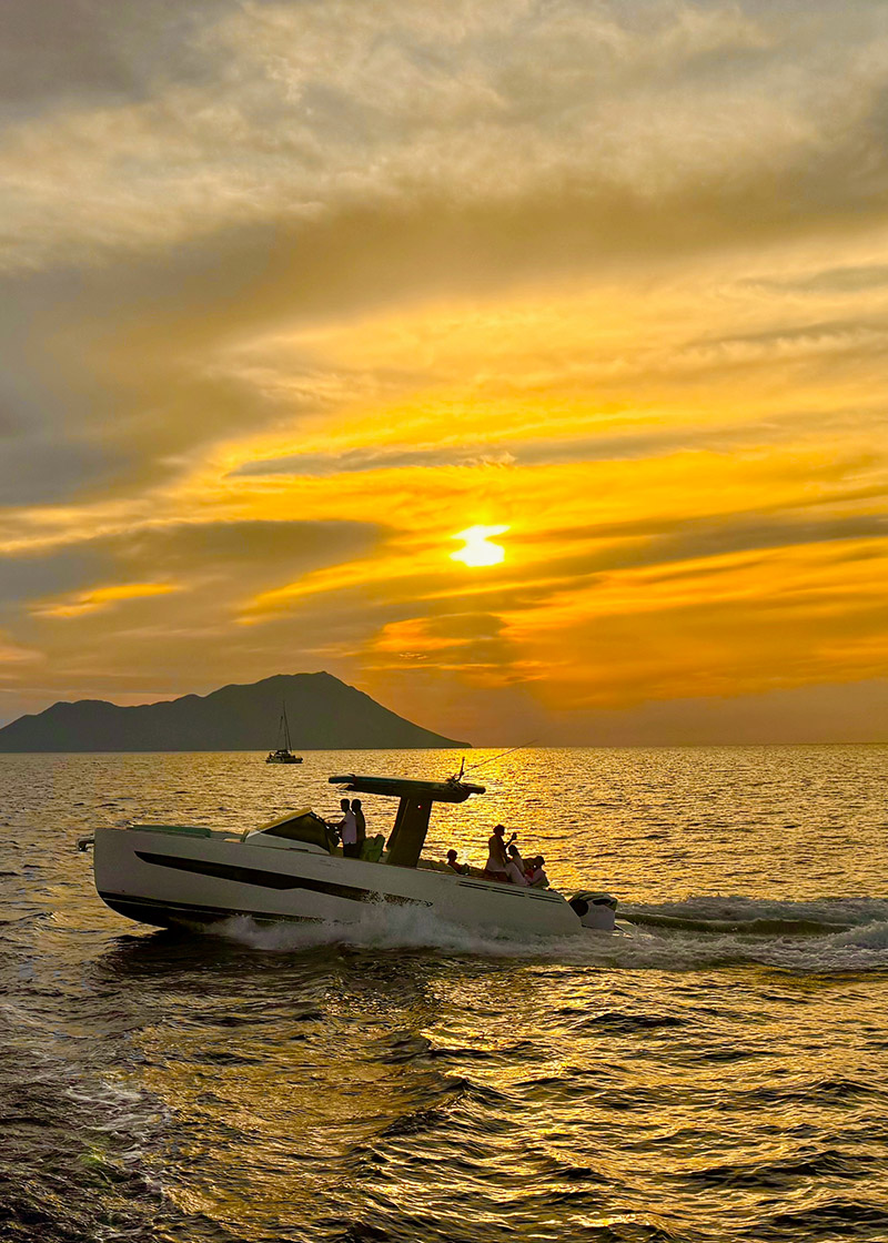 MilosBlu Luxury Cruises
